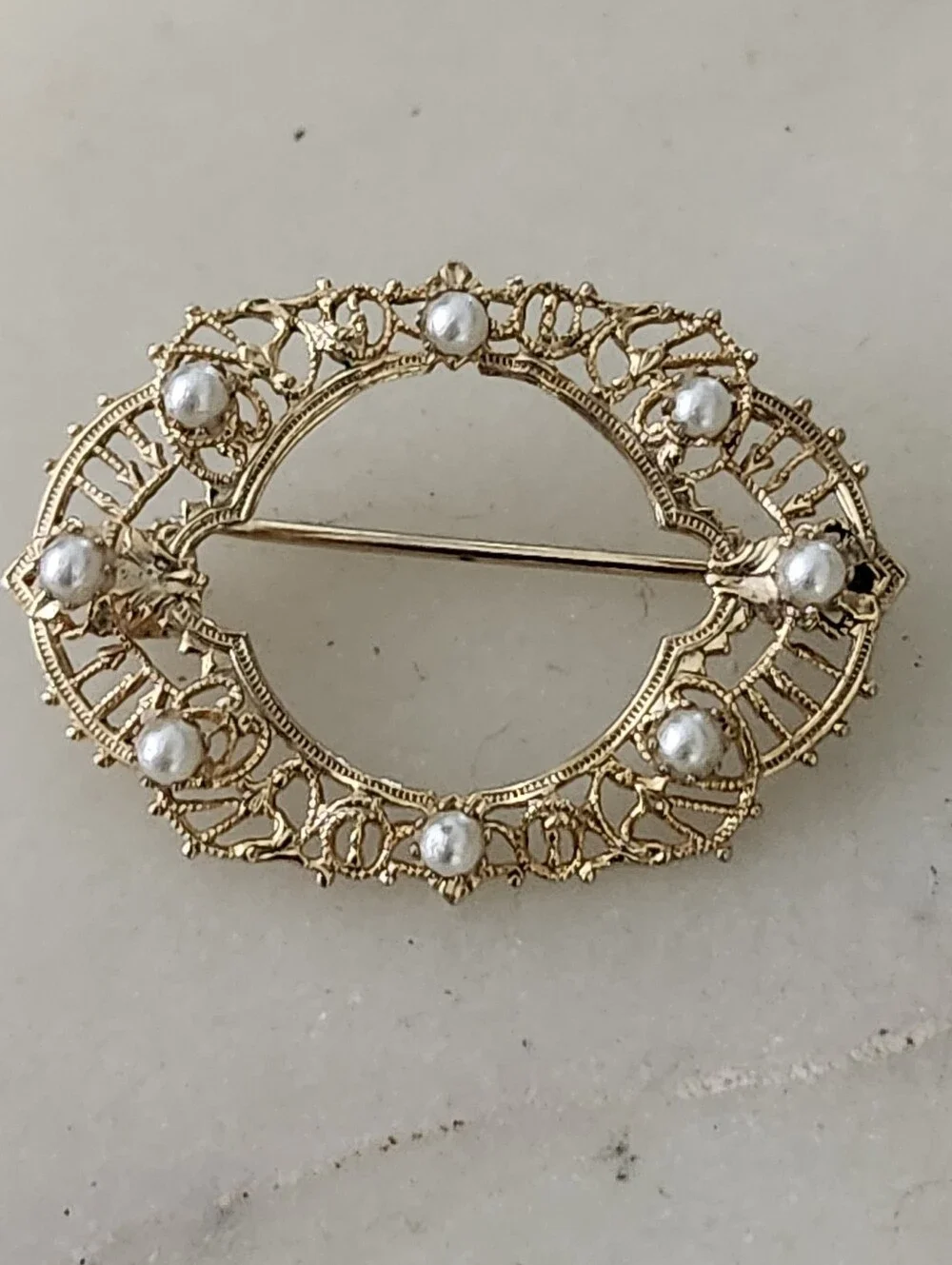 Vintage Gold Tone Oval Filigree Faux Pearl Accent Brooch